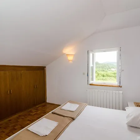 Dubrovnik Banac - Three Bedroom *