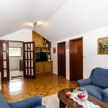 Dubrovnik Banac - Three Bedroom Gruda